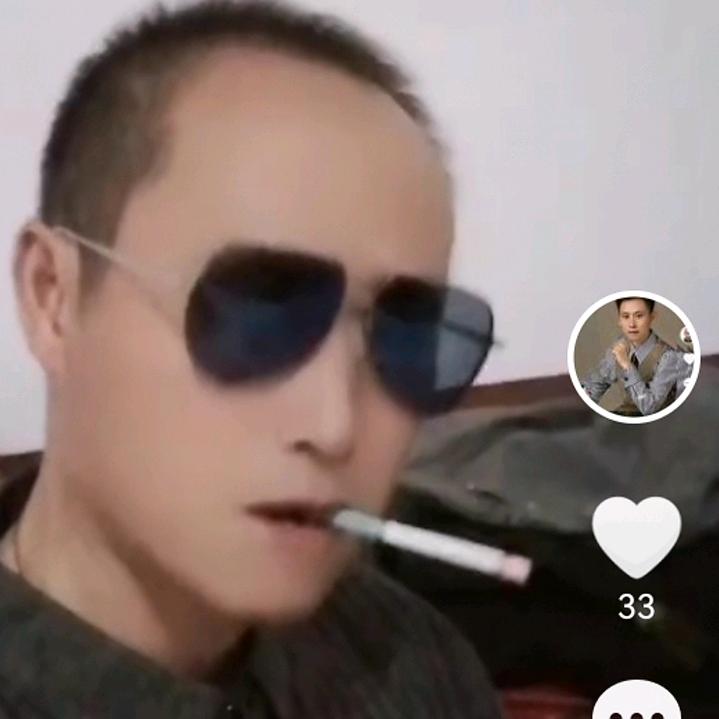 男人应该是靠打拼得！而不是沉迷于酒色！