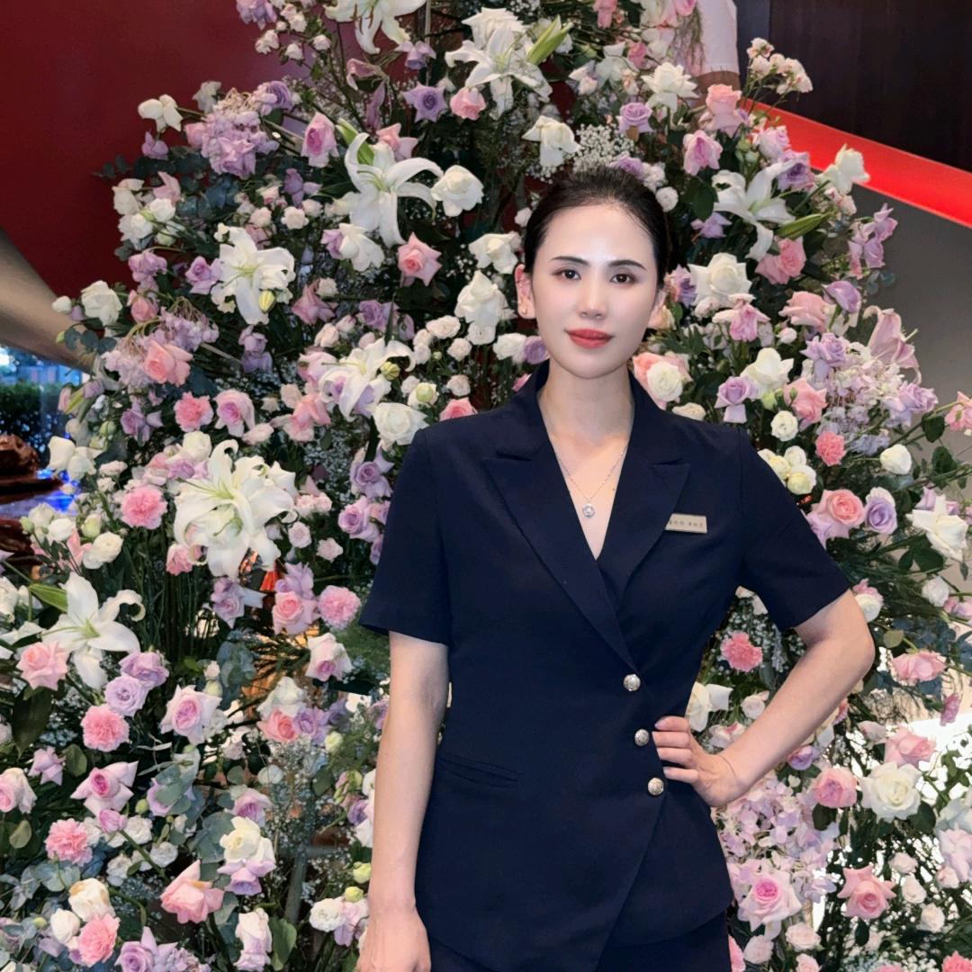 镇安缤悦大酒店月月