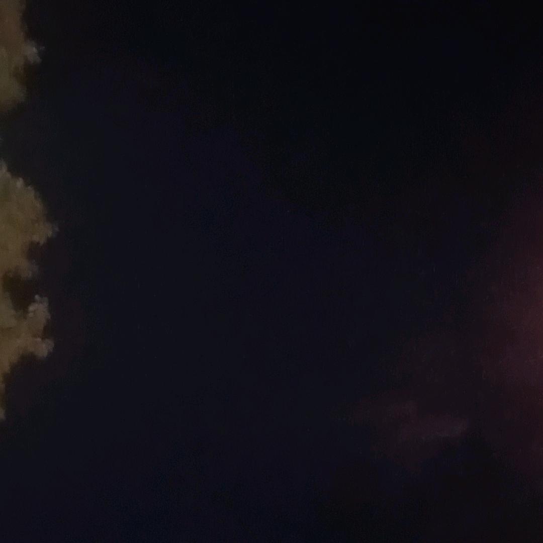 开网约压马路的大叔