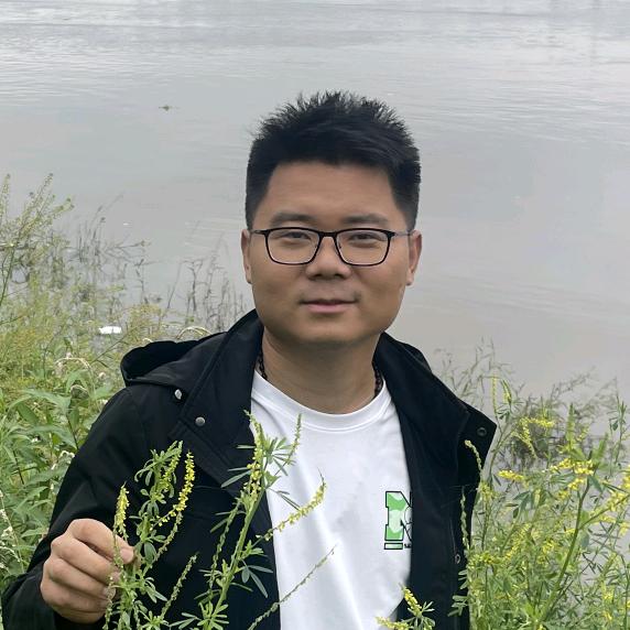 重庆大兵二手车滨哥