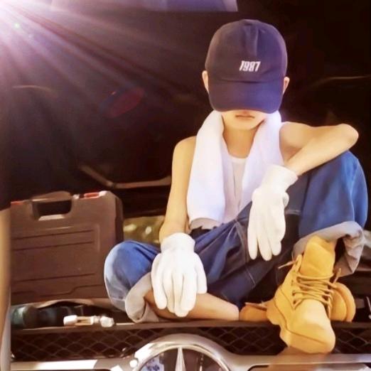 上班睡觉下班玩闹