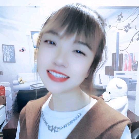 冯冯，，