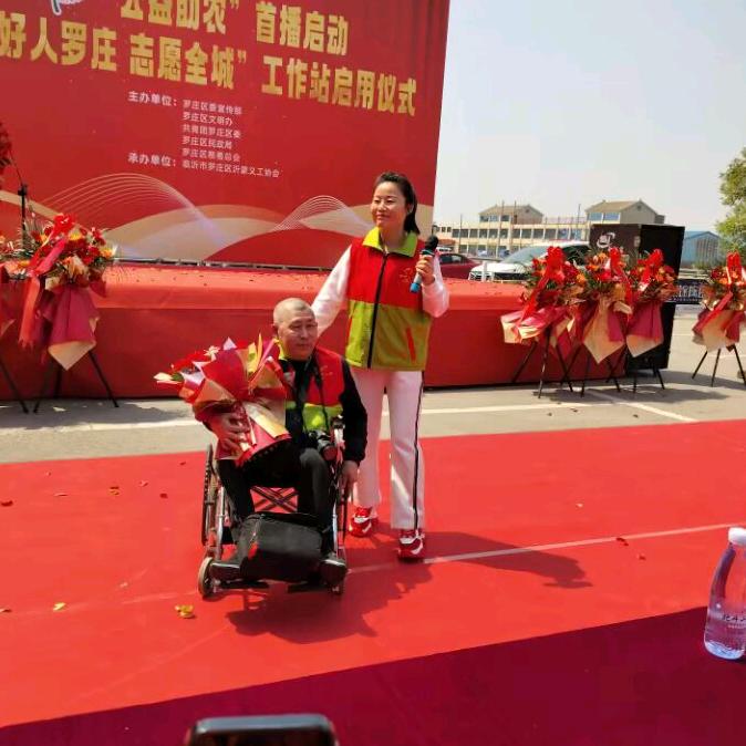 恒晨阿刚·轮椅路上的坚守