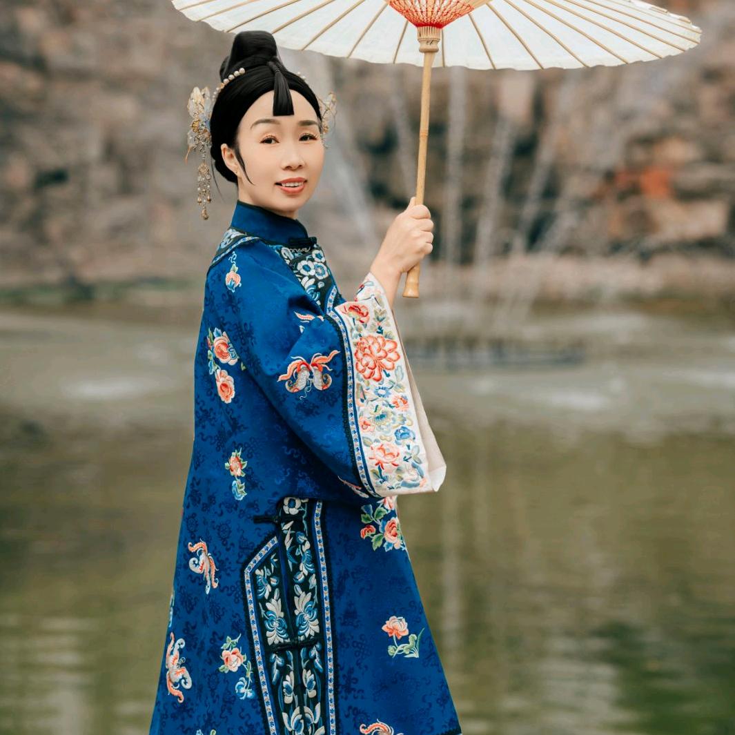 河津做旗袍的庞姐