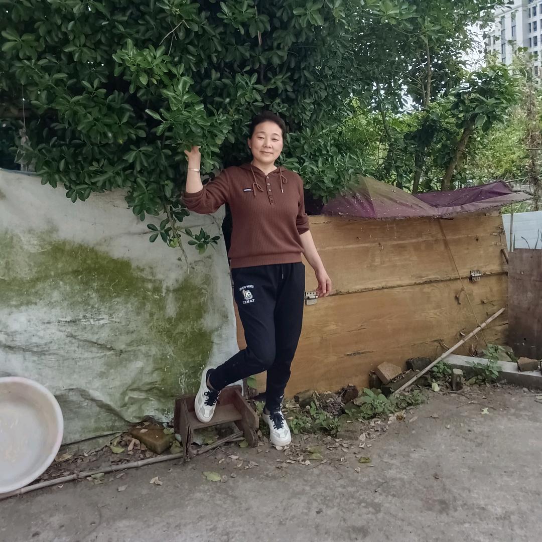 彭八妹（阳光奶奶）