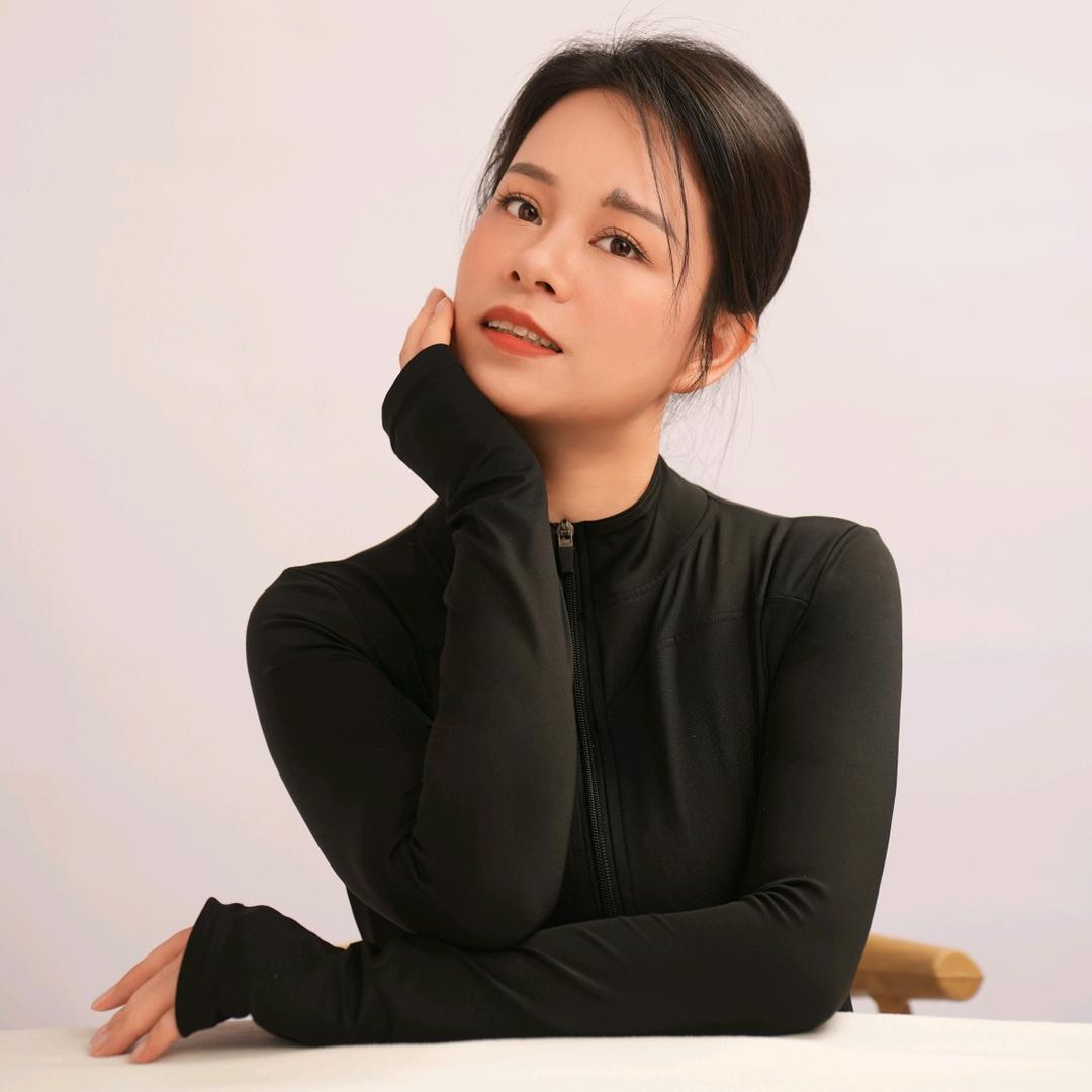 本末瑜伽普拉提—小青