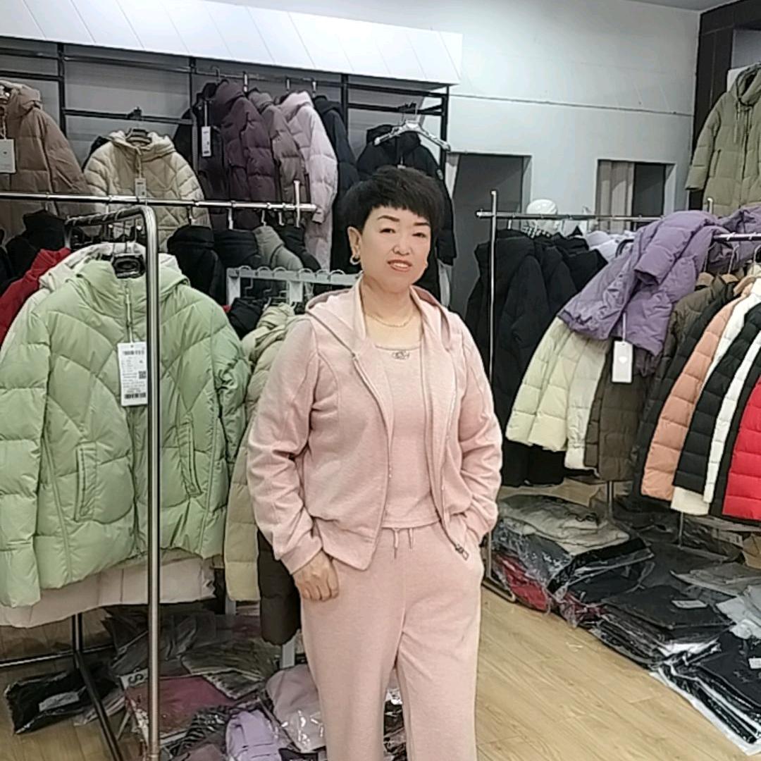 调皮的彩彩