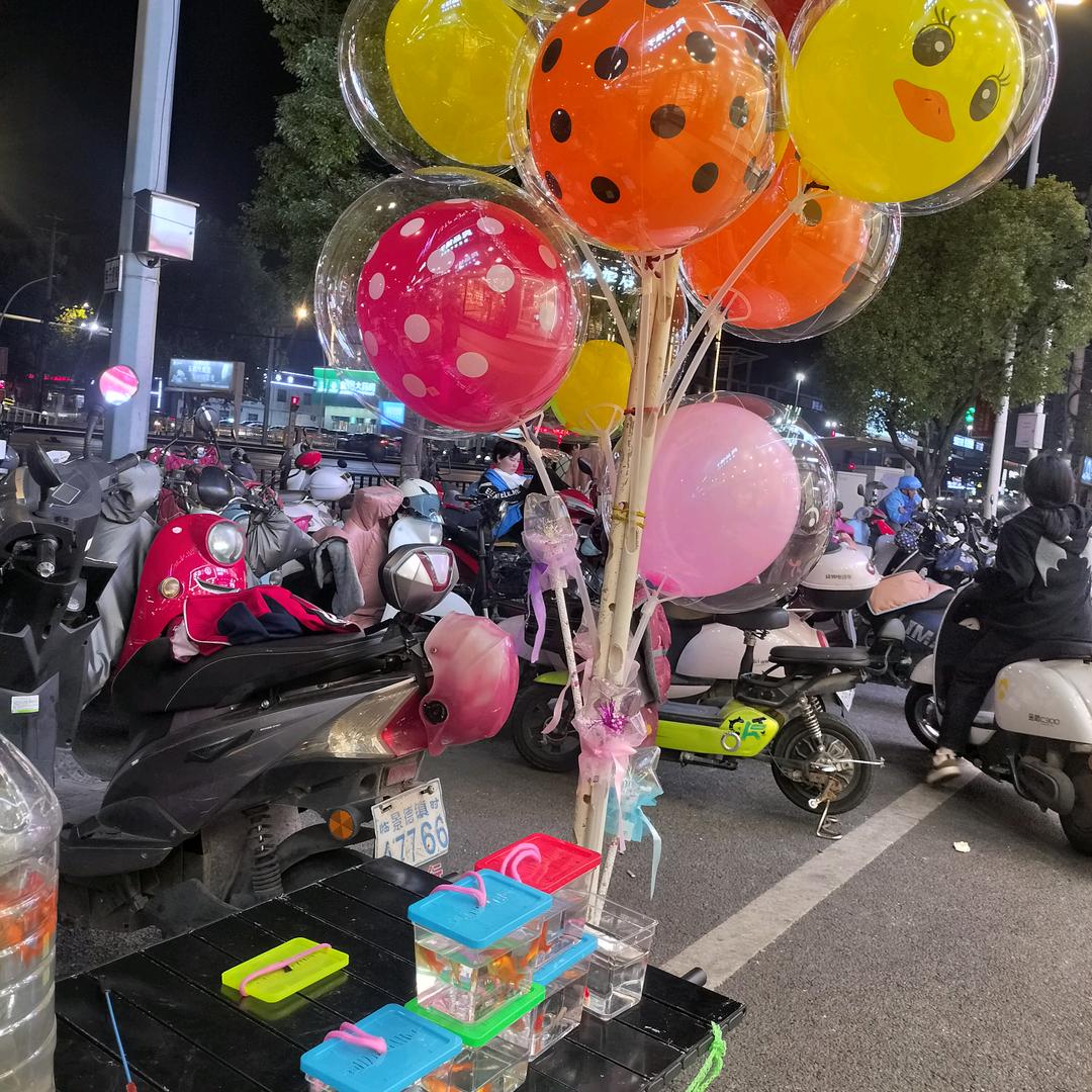 摆地摊
