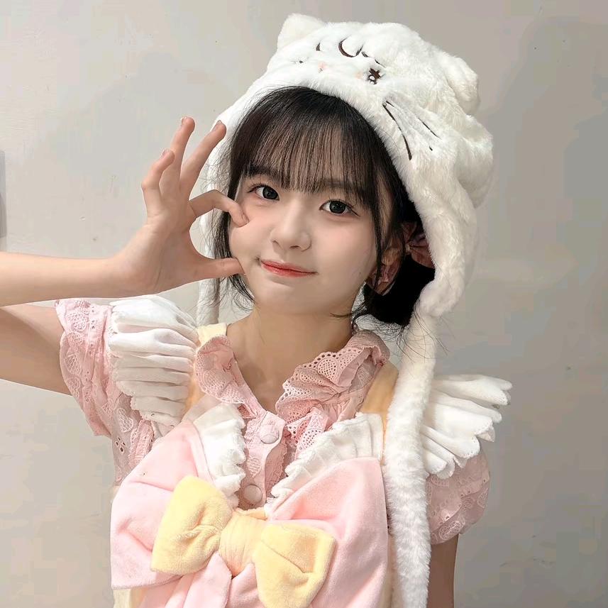 蓝色草莓蛋糕🌸