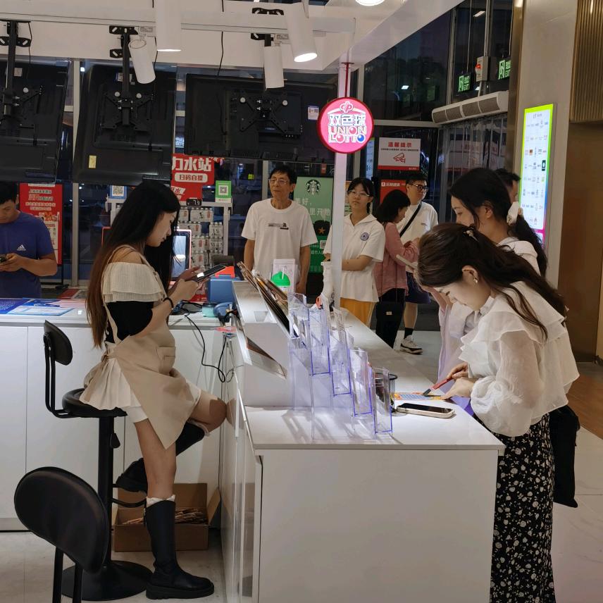 长阳大润发公益