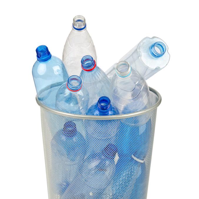 和矿泉水瓶子打交道的男人（达橙环境）♻️