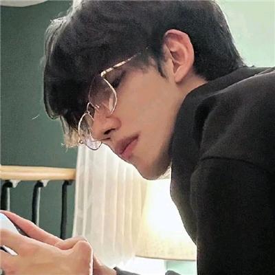 翊錾抒头像