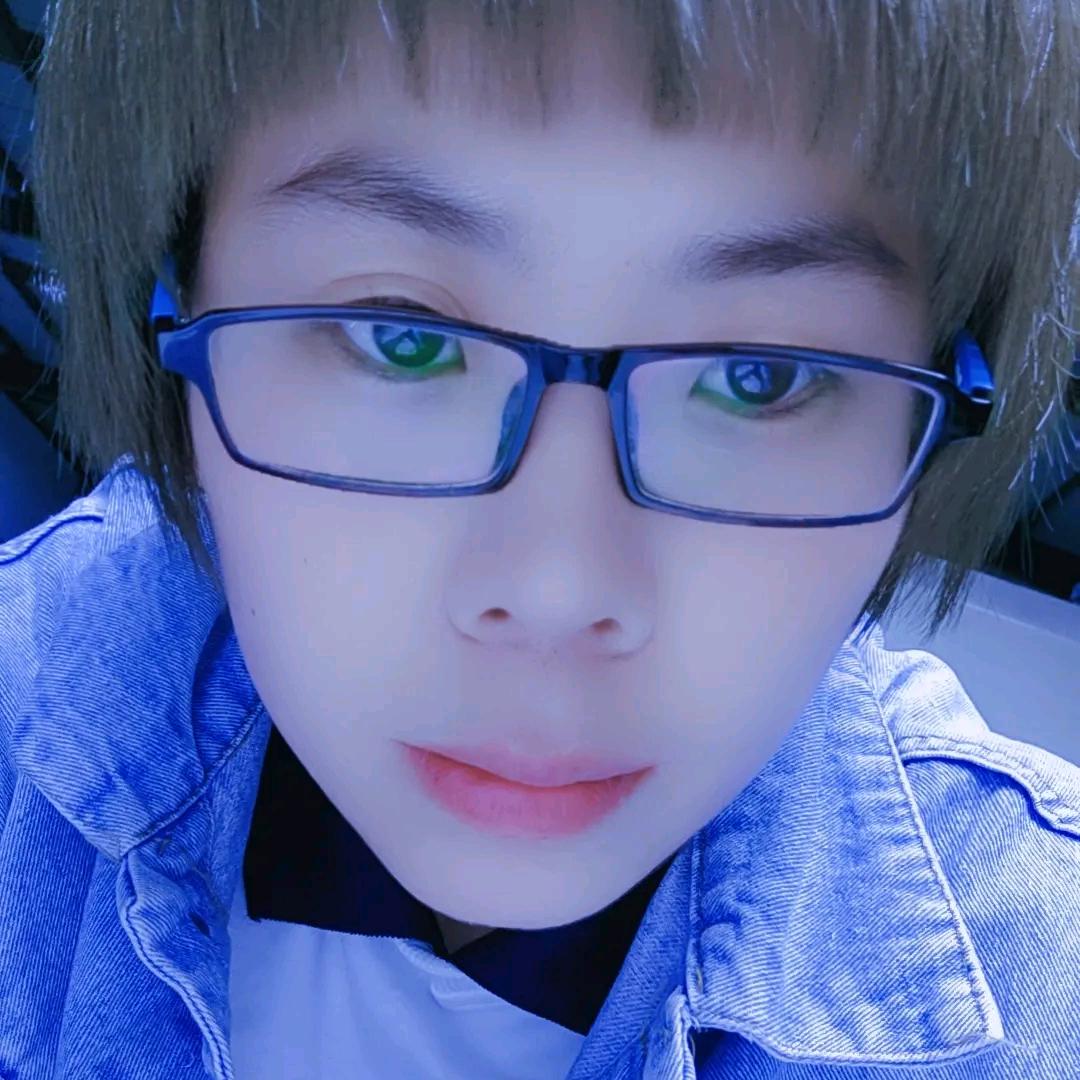 人潮似水看见我