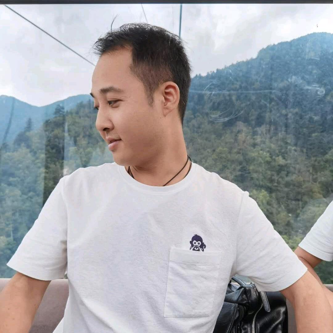 东风吹破少年梦，从此再无赤子心