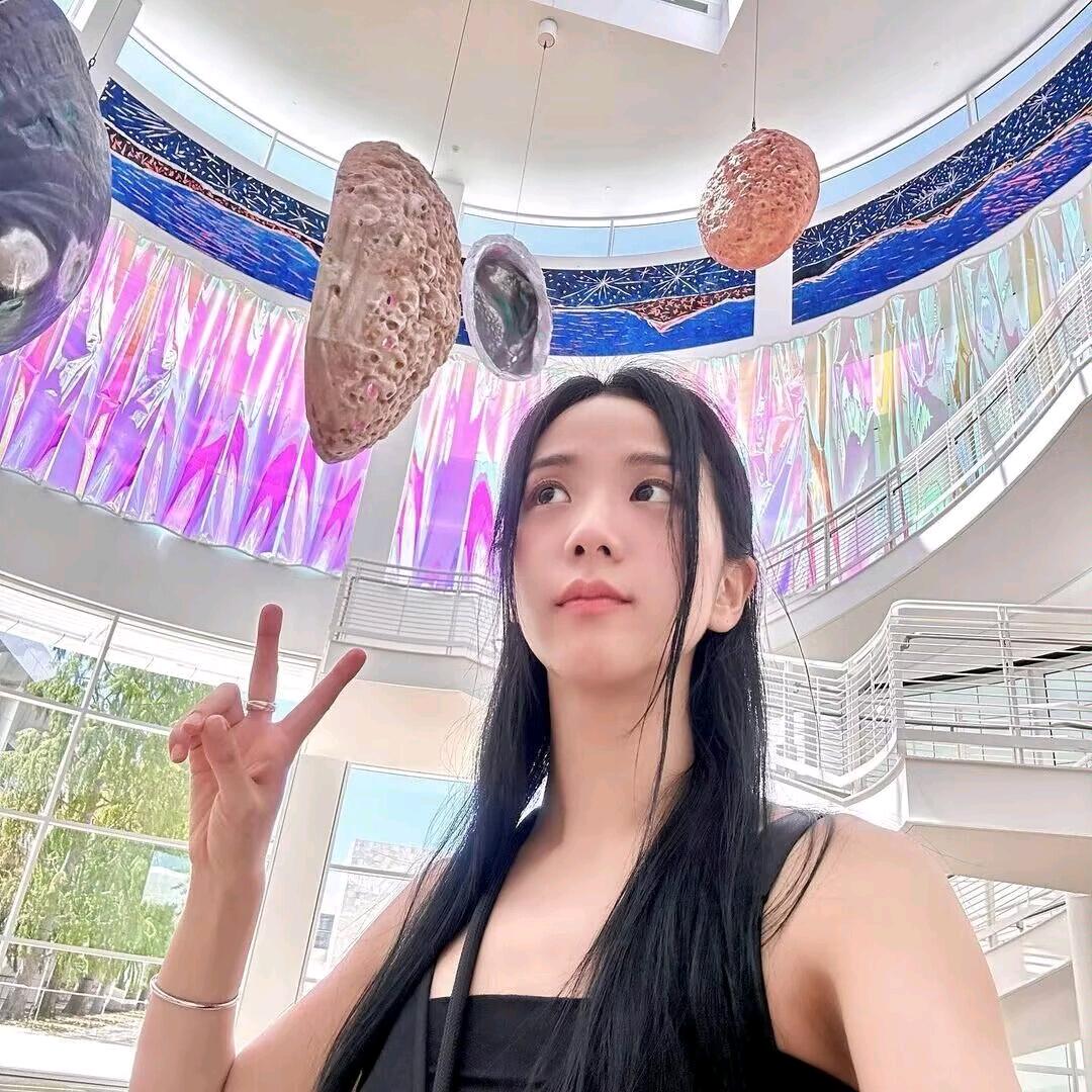 哭泣的玫瑰╮