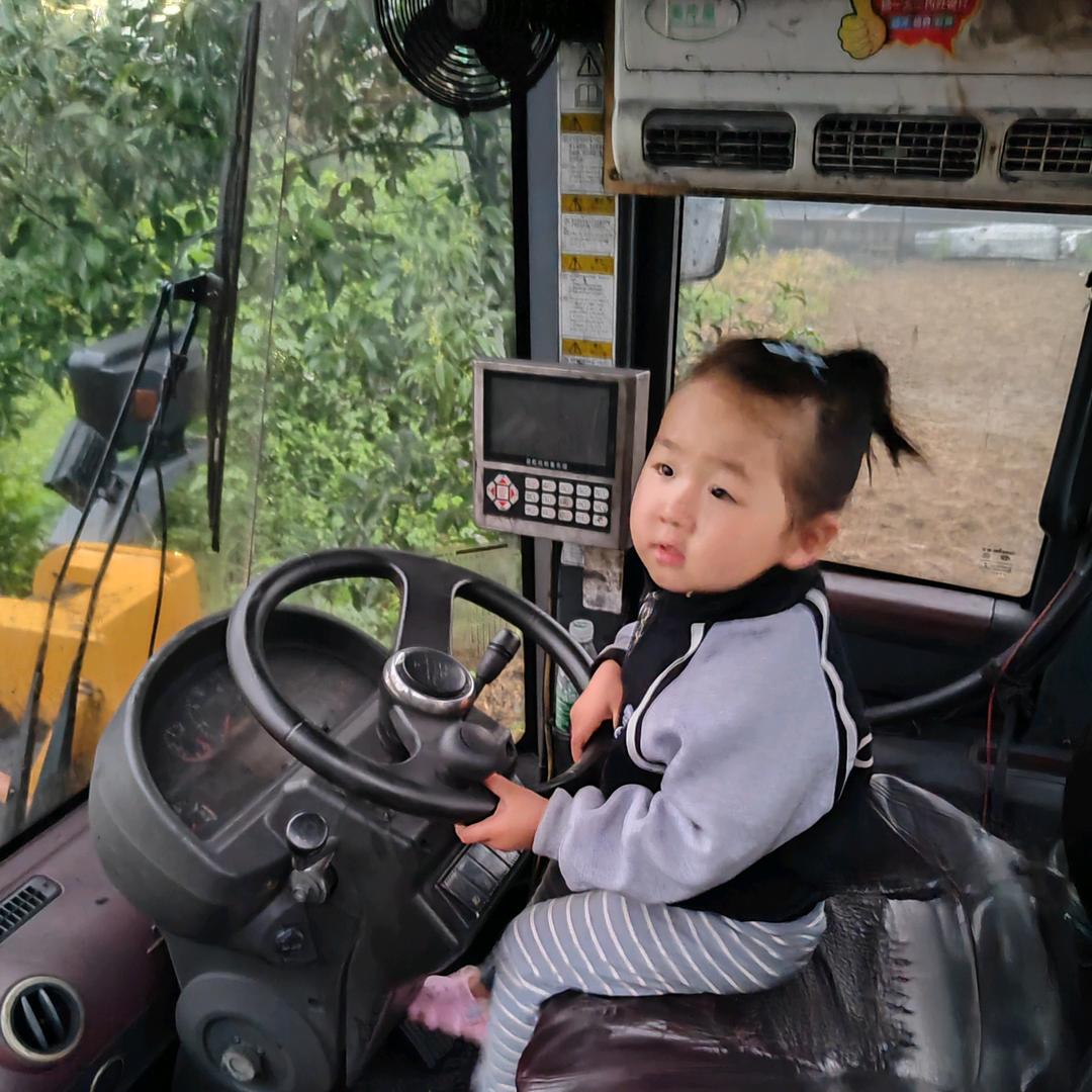装载机杜小杰