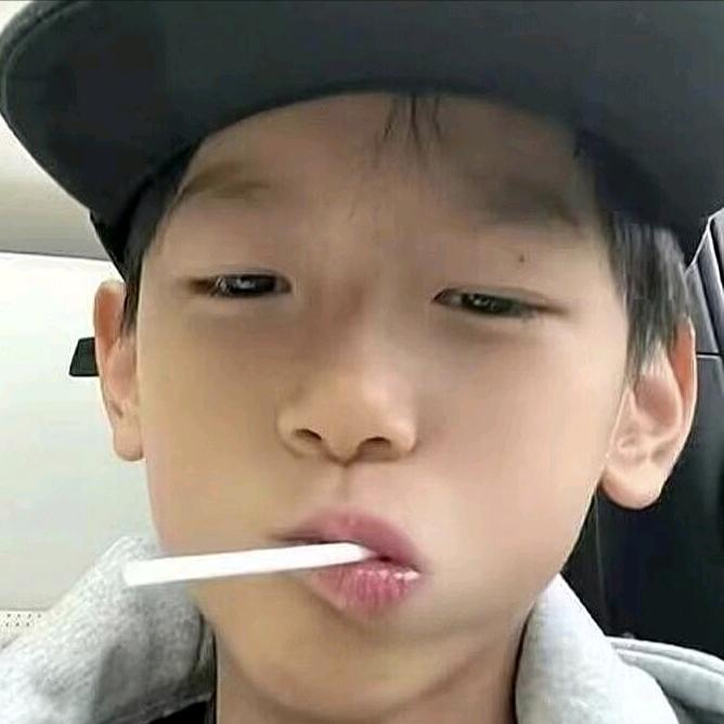 小超爱叉腰.⚽️