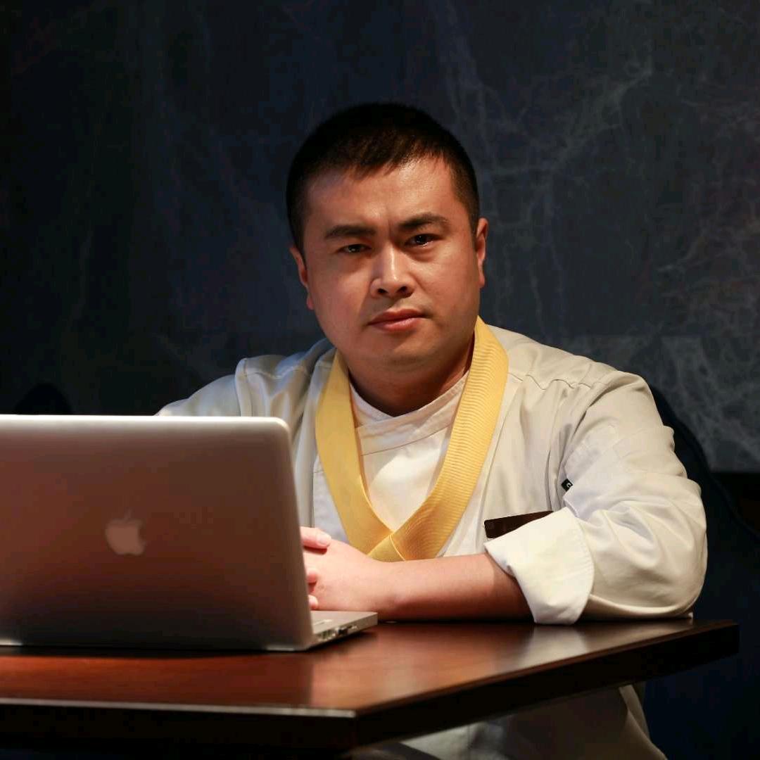 万盛合李举庆