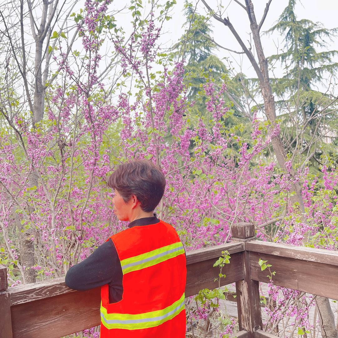 保洁大姐爱唱戏［橱窗好物］