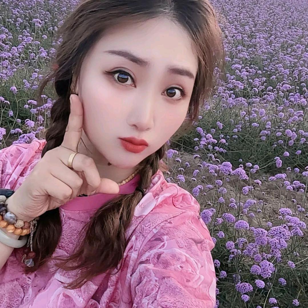 我是单身一人过日子。想起心好痛。