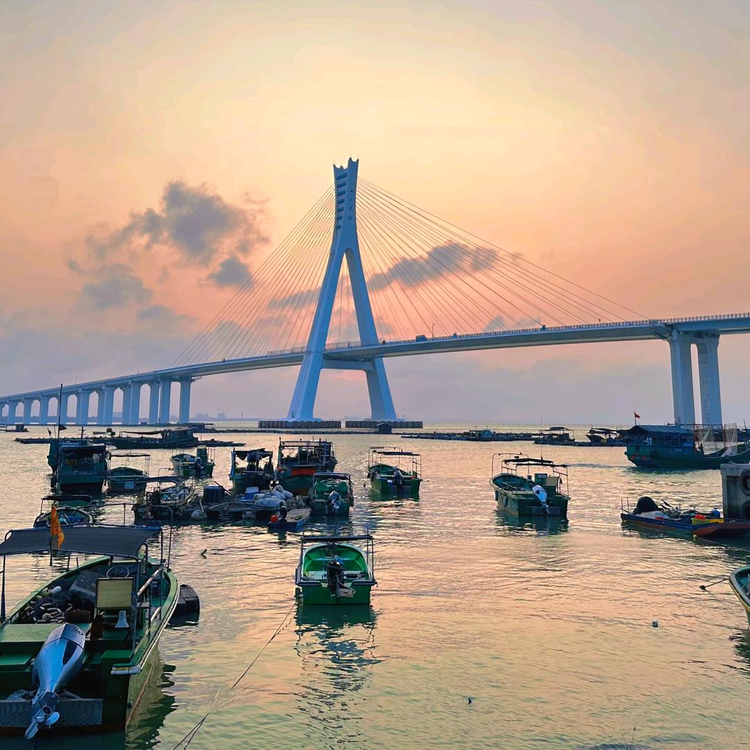 海南渔港码头海鲜干货店