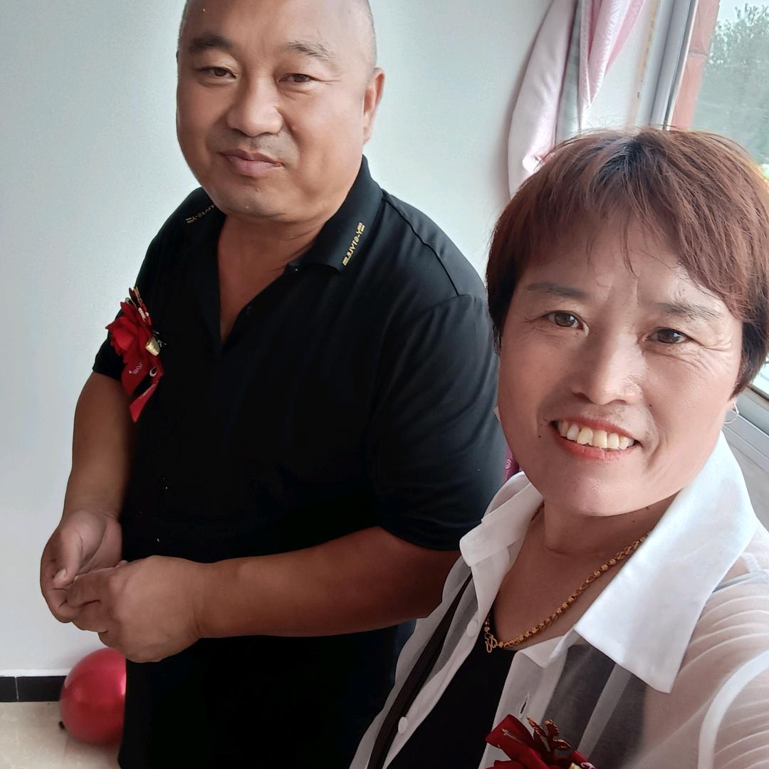 幸福一家人🥰🥰🥰🥰