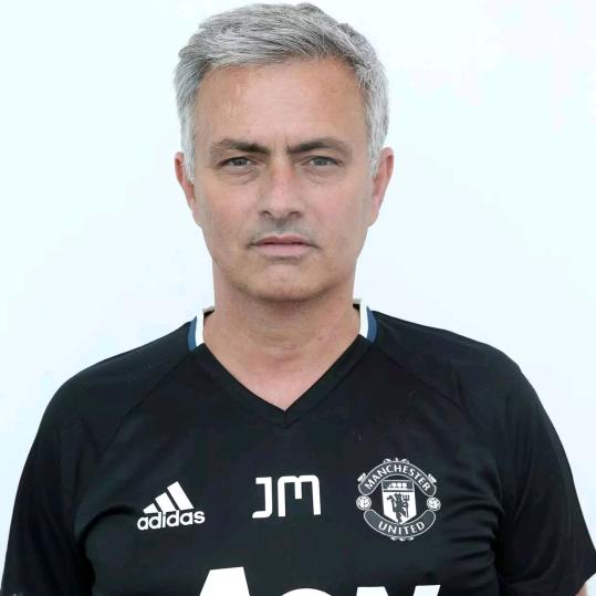 我站在十二码处