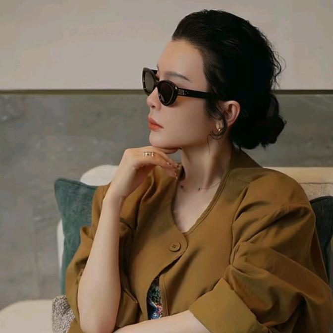 潘依绣穿搭日记.