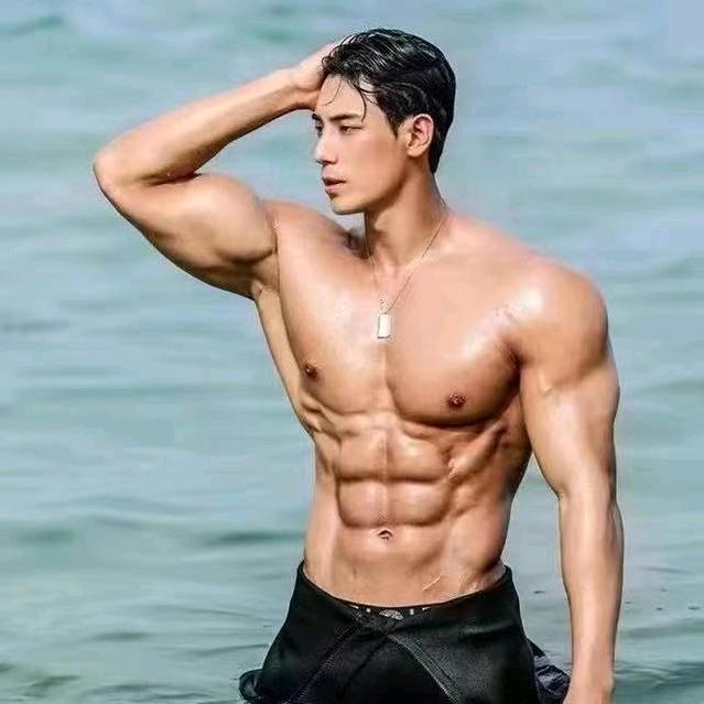 N+1游泳健身总监一张小建