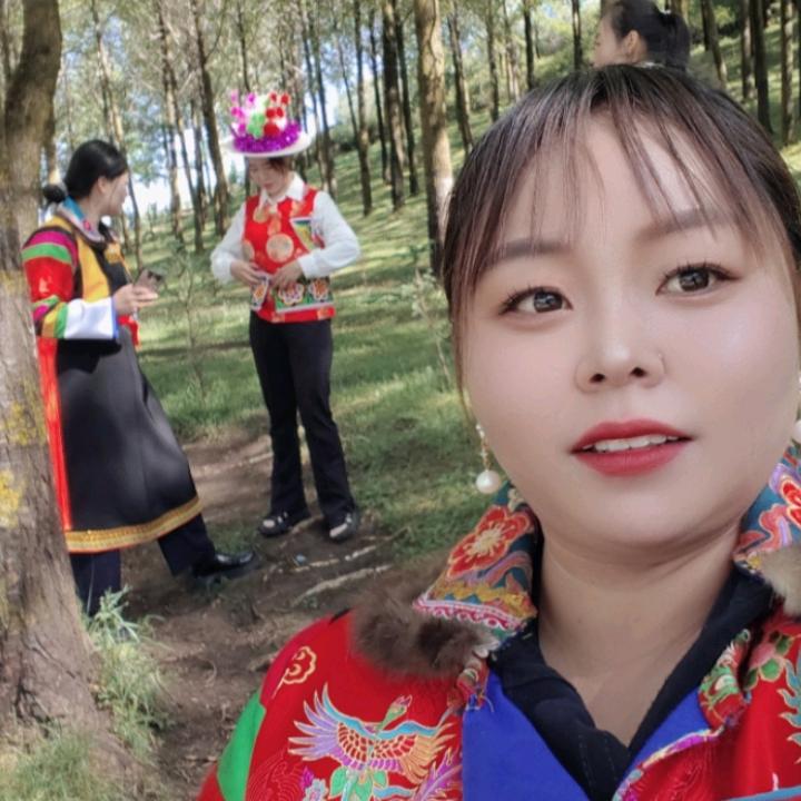 90后单亲妈妈༆瓶子