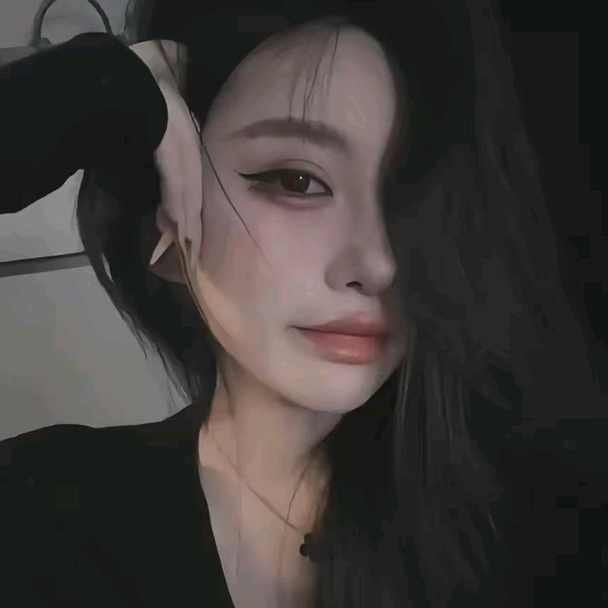依依💋