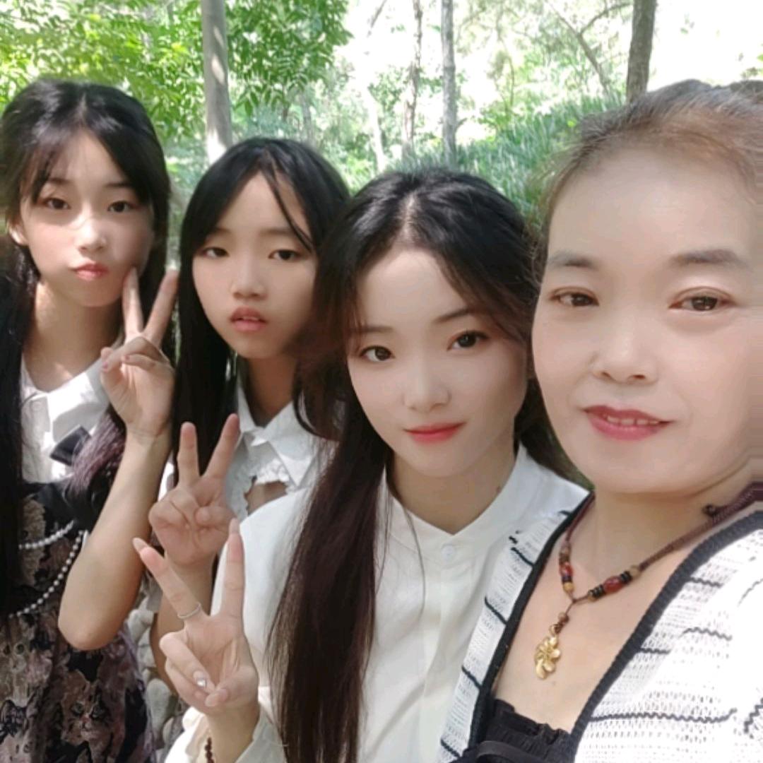 幸福女人一家平安