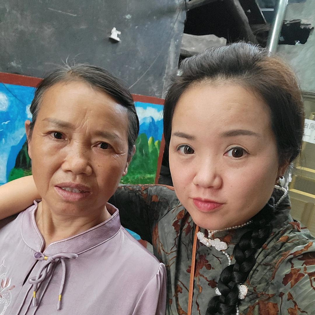 杨铁匠和惹巴妹