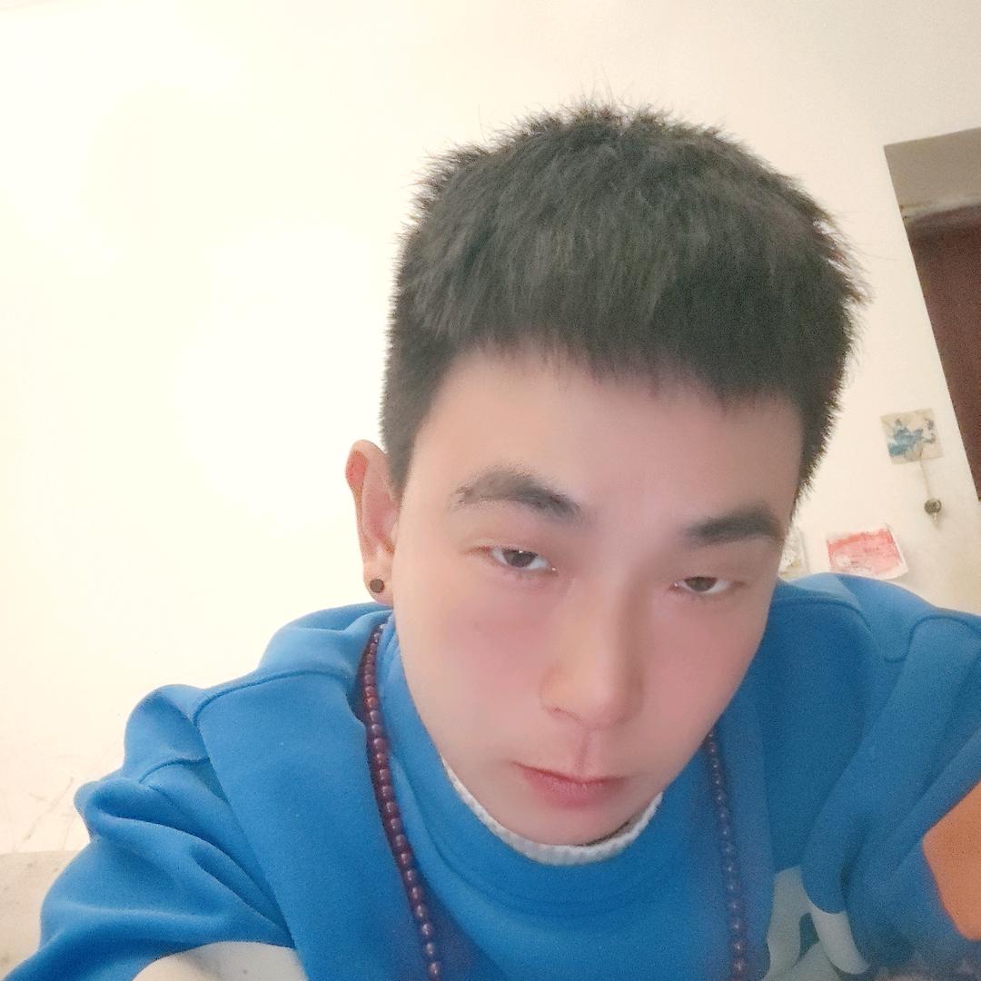 小眼哥哥