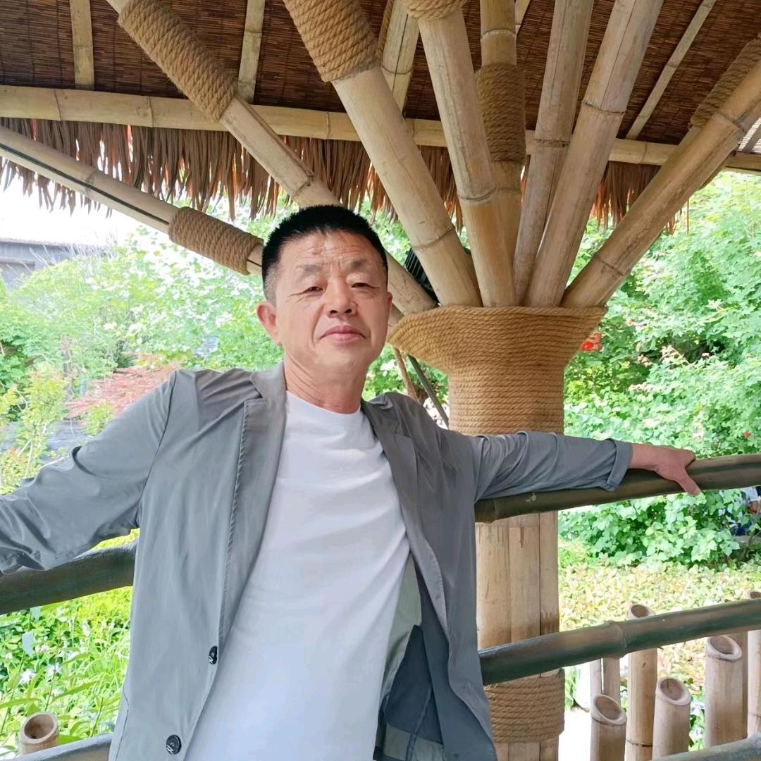 红哥（盖房+唱歌）🎤