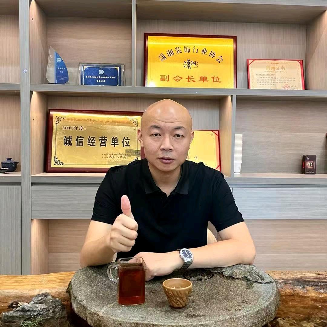 建别墅的金工