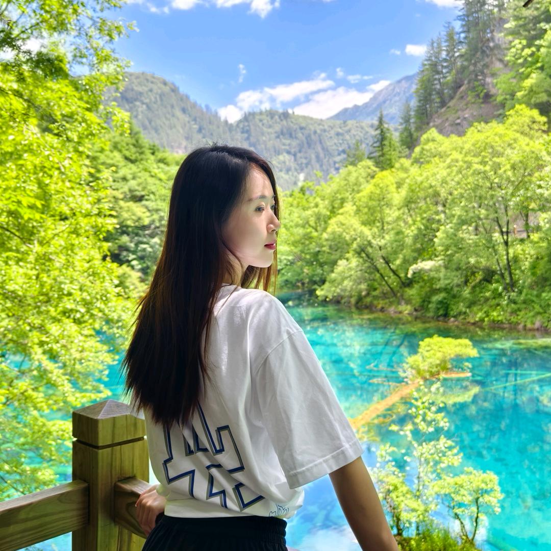 聚氨酯封边横铺岩棉夹芯板厂家-腾威
