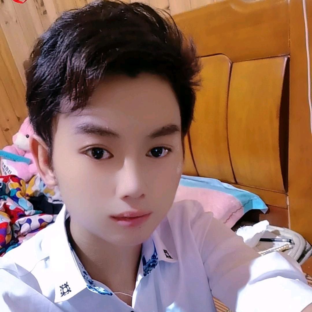 阳光小男孩。啊杰