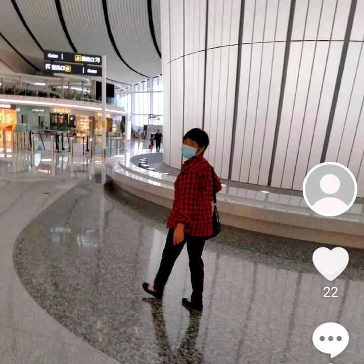 为了生活四处拼博