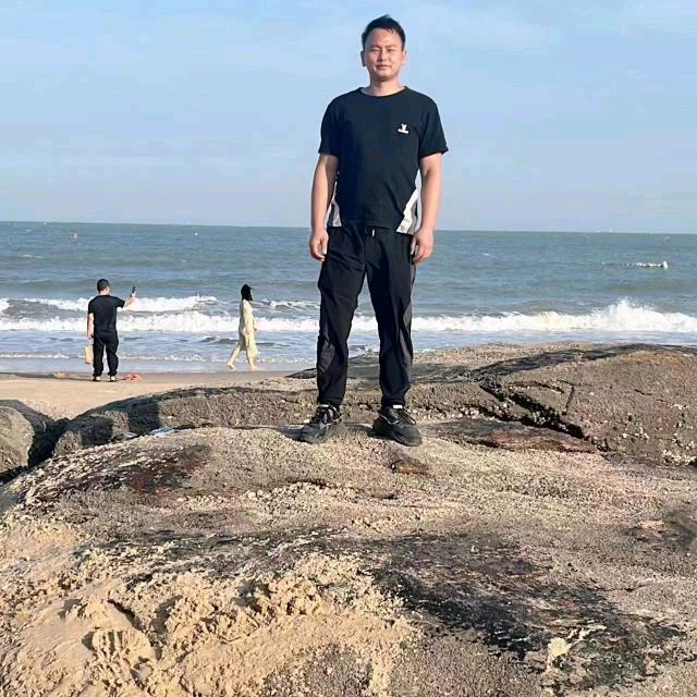 杯中酒，寒风冽