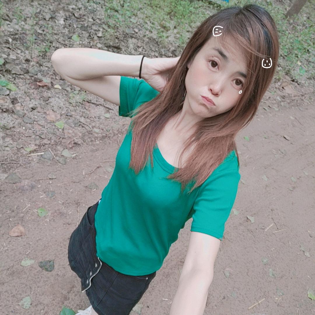 戴墨镜😎的格姐✔