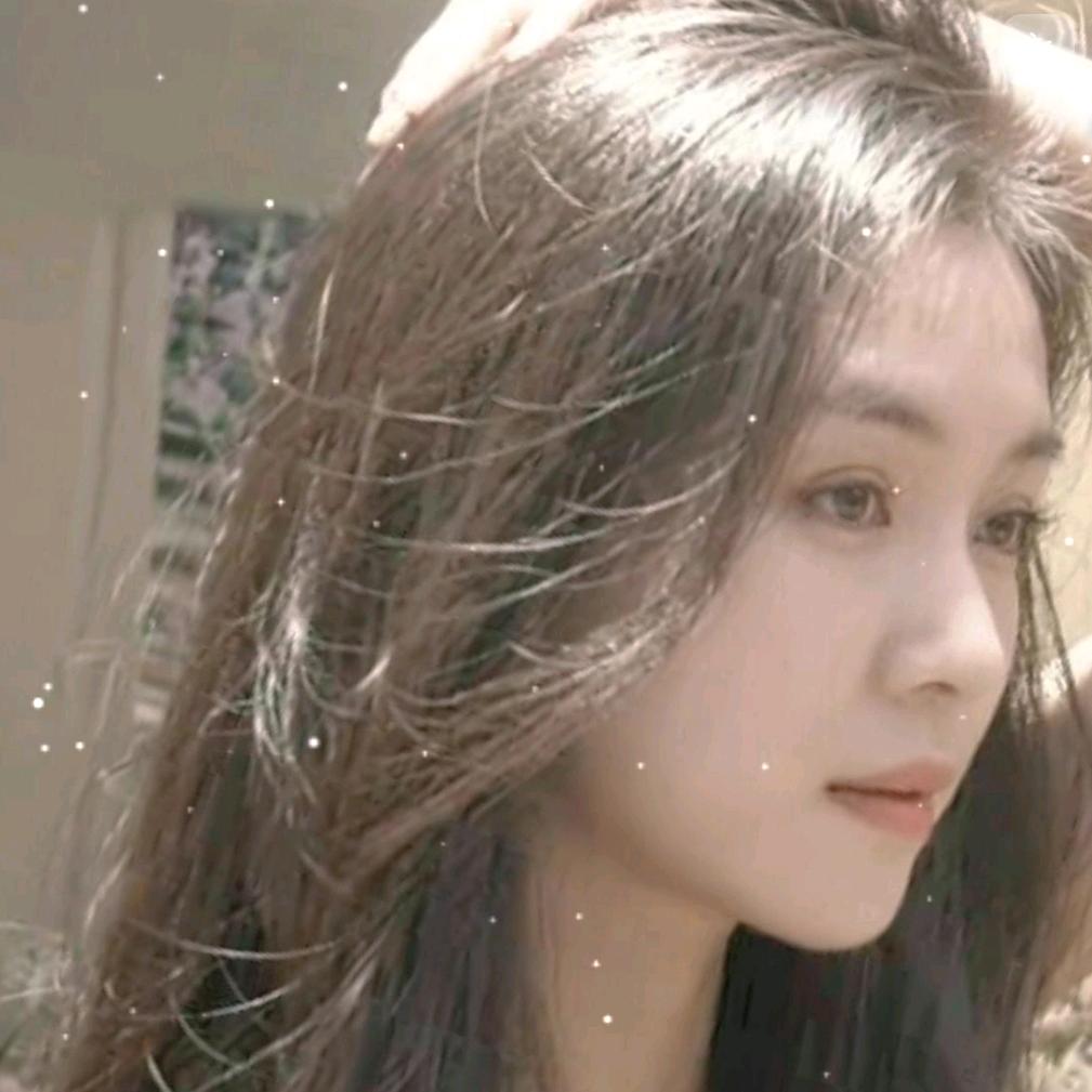 爱拍照的婷妹妹📷