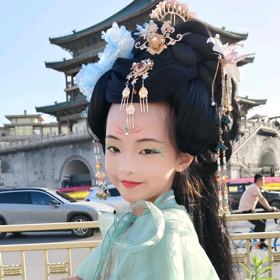 玥月（小小汉二代）