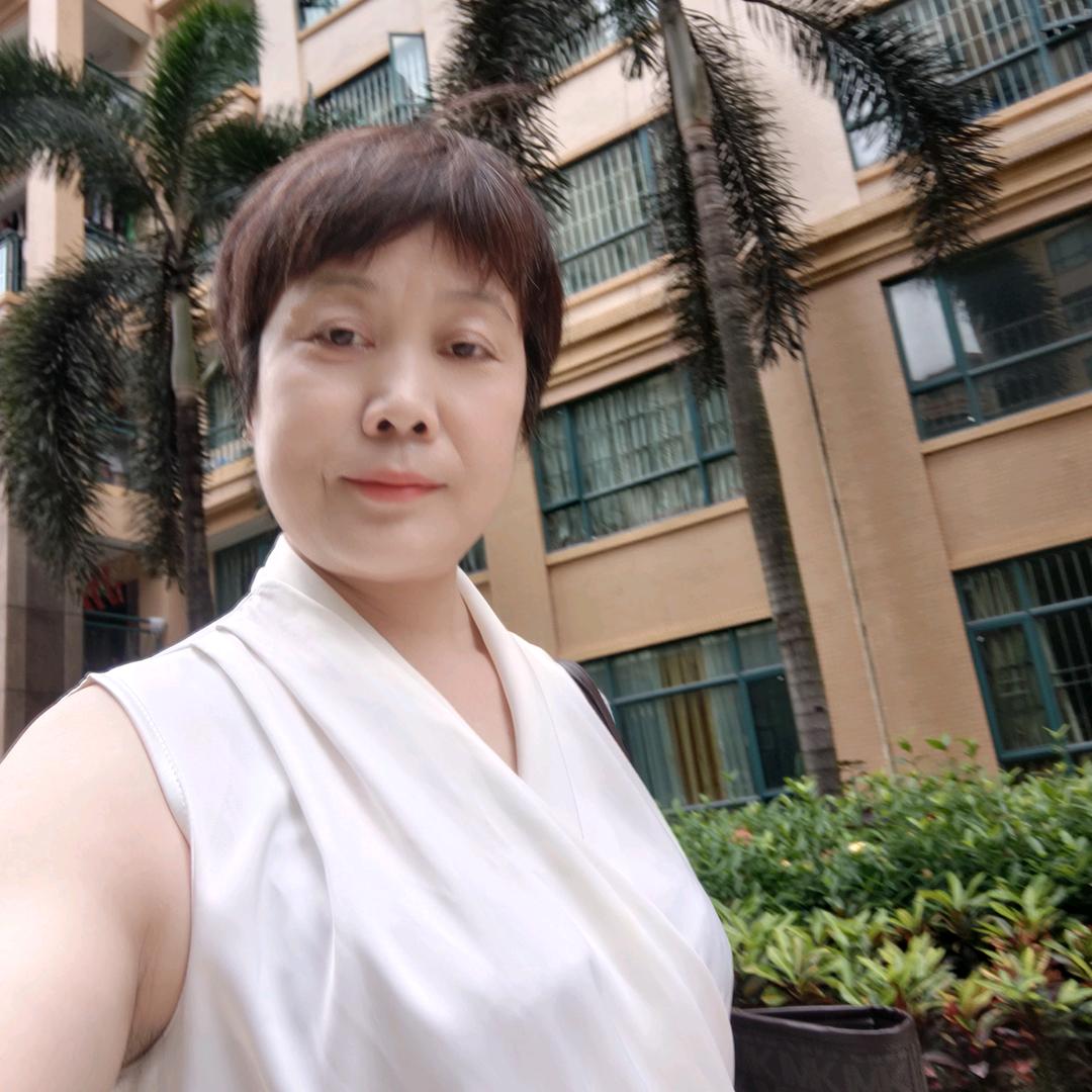 梁爱诗