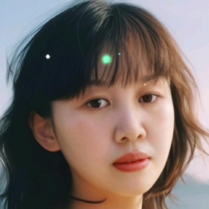 微笑掩盖不了泪痕~