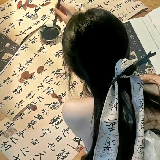 宋肆意.