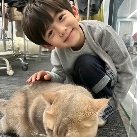 扇钡（轻奢鞋服）