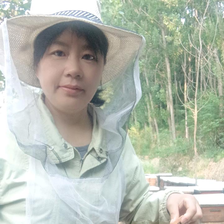 @白土养蜂人老熊老板娘九九