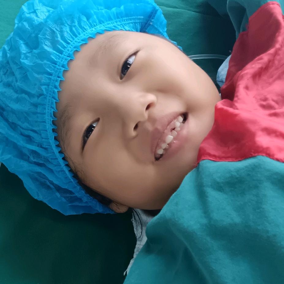 坚强的彤彤