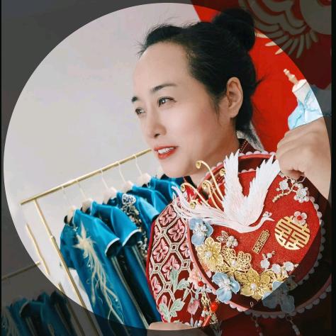 河津朱紫䄖旗袍店